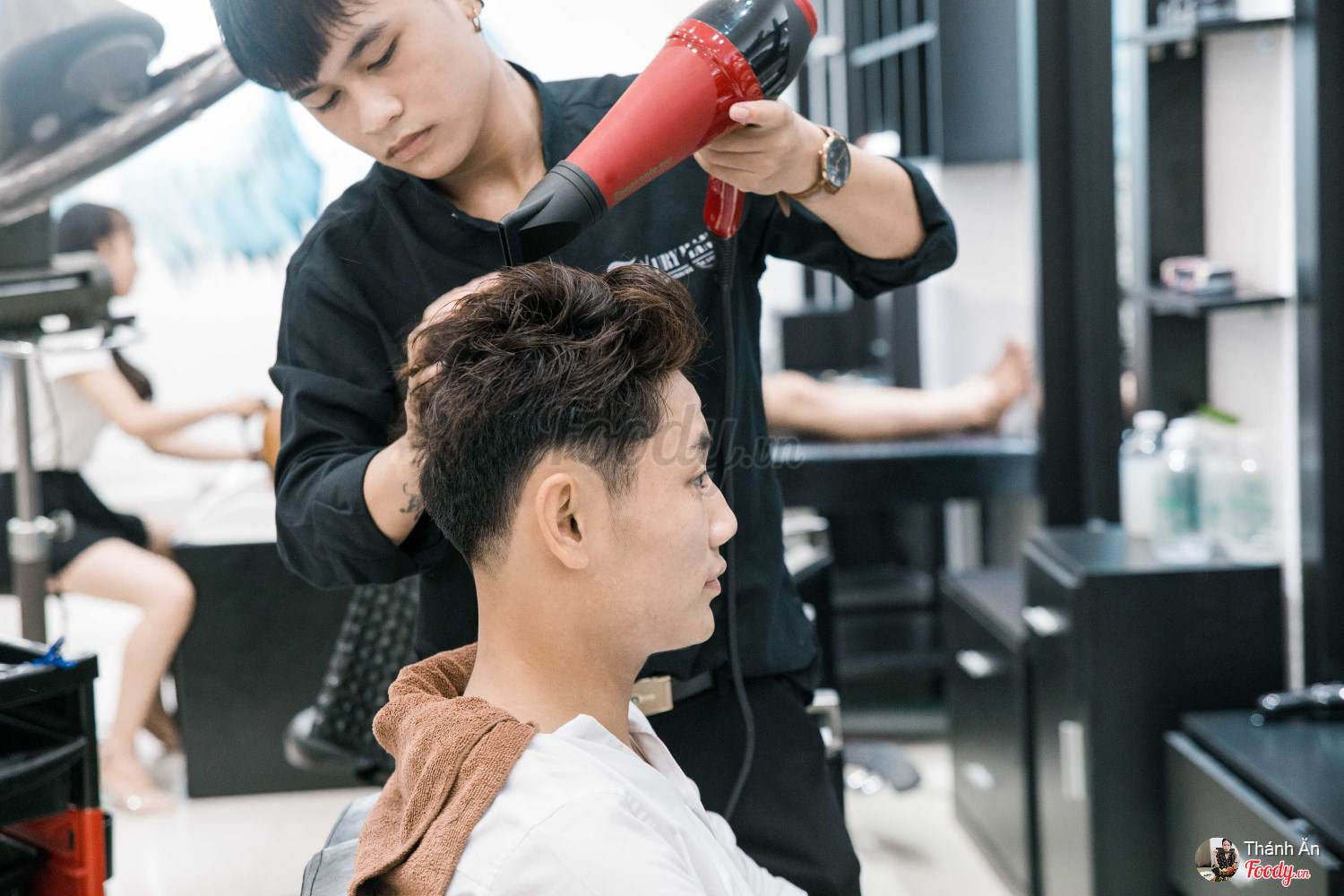 Thiết kế nội thất salon tóc Luxury  Quảng Cáo Tây bắc