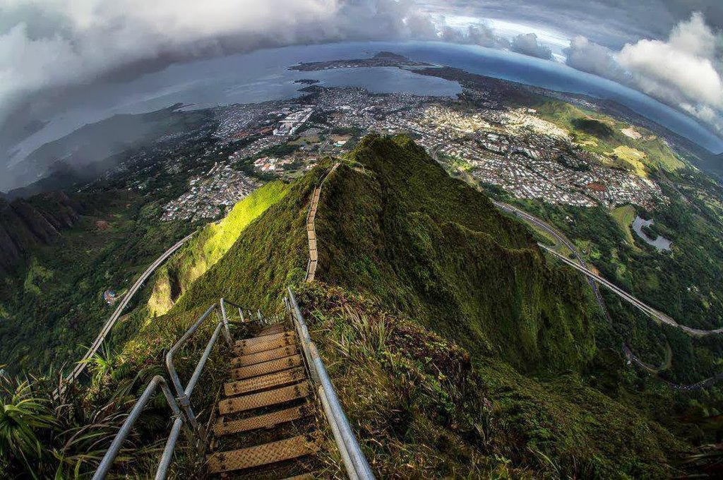 stairaway-to-heaven-oahu-hawaii-1.jpg