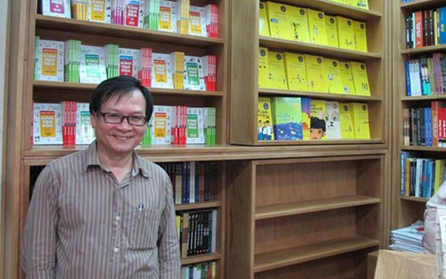 Tiệm Sách Kính Vạn Hoa - Lương Hữu Khánh ở TP. HCM
