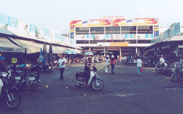 Chợ Phạm Văn Hai ở TP. HCM