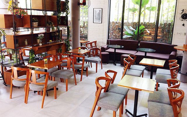 Stay Cafe & Bakery - Bùi Trung Lập ở Quảng Trị