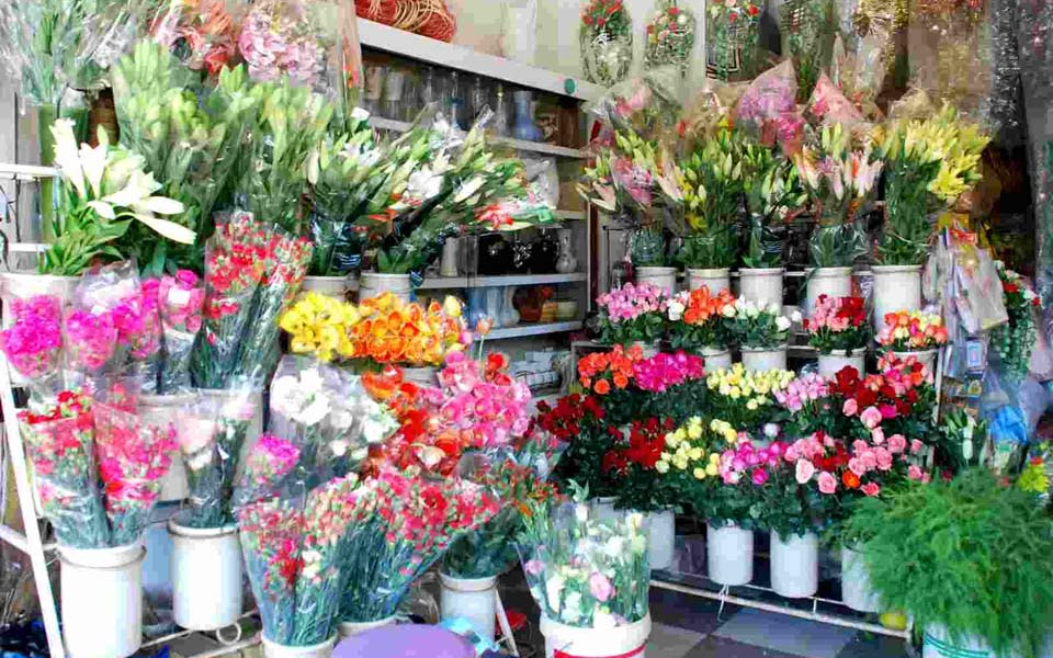 Shop Hoa Đỏ - Cách Mạng Tháng 8 ở Quận Cẩm Lệ, Đà Nẵng | Foody.vn