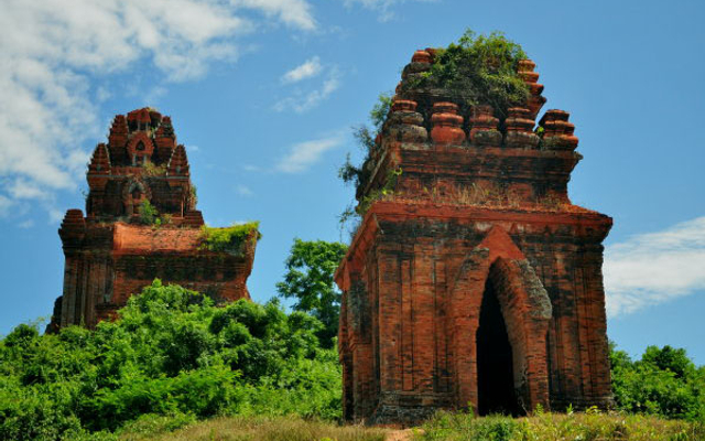Tháp Bánh Ít - Thôn Đại Lộc ở Bình Định