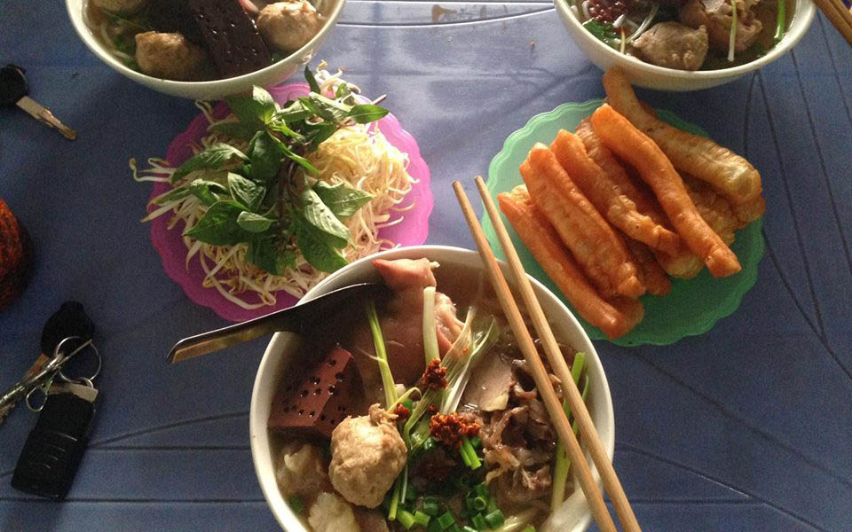 Minh Ngọc - Bún Bò Giò Heo & Bánh Bột Lọc Ở Quận Ba Đình, Hà Nội | Foody.Vn