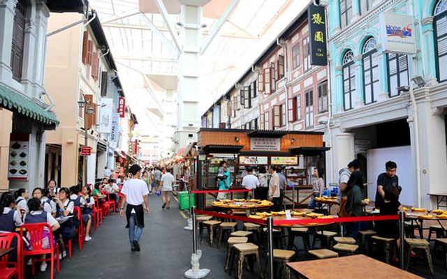 Chinatown Food Street ở Singapore
