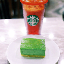 Starbucks Coffee - Đông Du