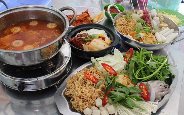 Bà Hạnh - Food & Drink - Tôn Thất Tùng ở Khánh Hoà