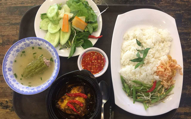 Bảy Quán - Cơm Tấm, Cơm Gà & Cơm Món - Trần Phú ở Bình Định