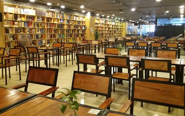 Không Gian Văn Hóa Đông Tây - Biblio Coffee & Books - Xa La ở Hà Nội