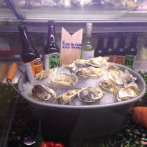 Max Oyster & Co - Seafood Bar