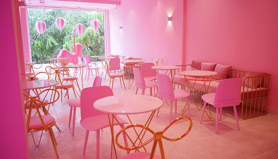 quán trà sữa màu hồng
