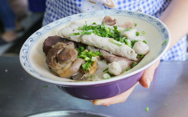 O Hiền - Bún Bò Huế & Lẩu Đuôi Bò - Trung Kính ở Hà Nội